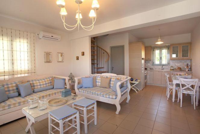 קריסטוס Aeolia Villas חדר תמונה